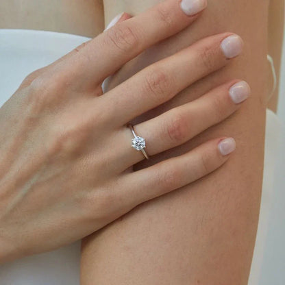 Lura solitaire diamond ring